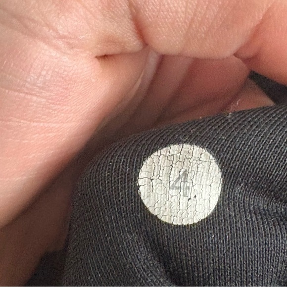 Lululemon Wunder Under Crop Leggings – Size 4, Black - Picture 2 of 3